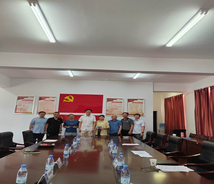 教师节前夕吕副校长慰问建材学院教师